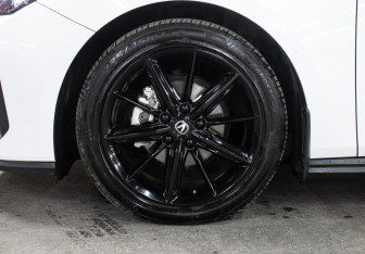 Подержанный автомобиль Changan UNI-V 2023 года (26 фото)