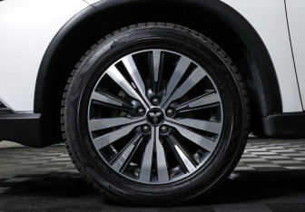 Подержанный автомобиль Mitsubishi Outlander 2021 года (25 фото)