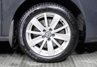 Подержанный автомобиль Volkswagen Polo Sedan 2016 года (22 фото)