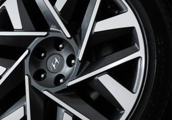 Подержанный автомобиль Hyundai Santa Fe 2021 года (24 фото)