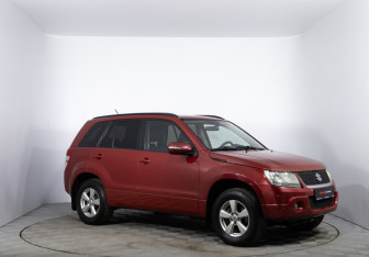 Подержанный автомобиль Suzuki Grand Vitara 2011 года (3 фото)