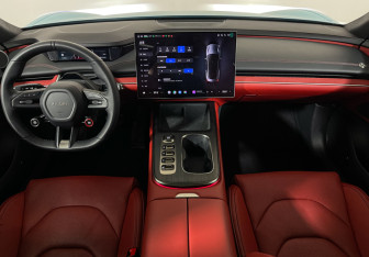 Подержанный автомобиль Xiaomi SU7 2024 года (13 фото)