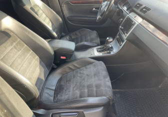 Подержанный автомобиль Volkswagen Passat CC 2010 года (9 фото)