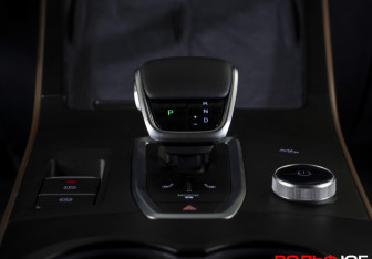 Подержанный автомобиль Omoda C5 2024 года (14 фото)