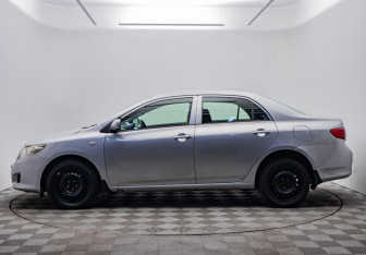 Подержанный автомобиль Toyota Corolla Sedan 2008 года (2 фото)