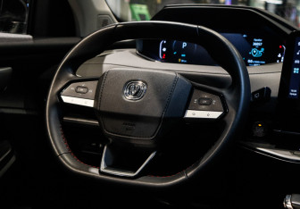 Подержанный автомобиль Changan UNI-S 2024 года (19 фото)