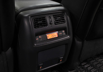 Подержанный автомобиль Nissan Pathfinder 2016 года (26 фото)