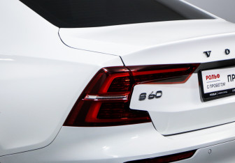 Подержанный автомобиль Volvo S60 2020 года (16 фото)