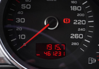 Подержанный автомобиль Audi Q7 2010 года (17 фото)
