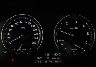 Подержанный автомобиль BMW X1 2020 года (13 фото)