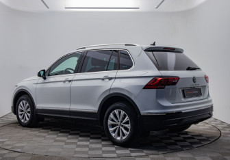 Подержанный автомобиль Volkswagen Tiguan 2021 года (3 фото)