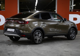 Подержанный автомобиль Renault Arkana 2021 года (5 фото)