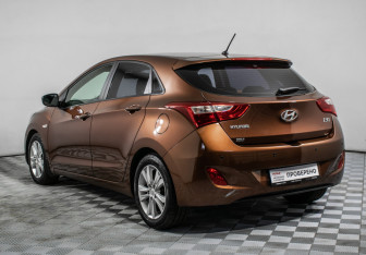 Подержанный автомобиль Hyundai i30 Hatchback 2012 года (7 фото)