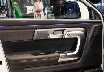 Подержанный автомобиль Jaecoo J7 2023 года (17 фото)