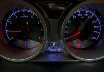 Подержанный автомобиль Geely Emgrand X7 2015 года (25 фото)