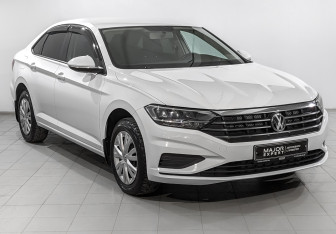 Подержанный автомобиль Volkswagen Jetta Sedan 2020 года (3 фото)