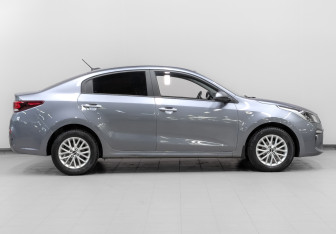 Подержанный автомобиль Kia Rio Sedan 2020 года (4 фото)