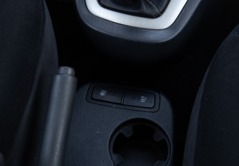 Подержанный автомобиль Hyundai Tucson 2008 года (16 фото)