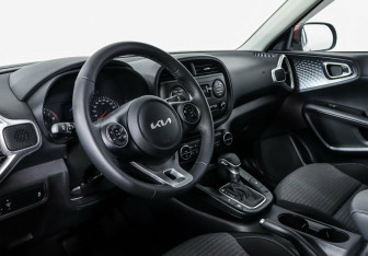 Подержанный автомобиль Kia Soul 2022 года (9 фото)