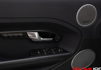 Подержанный автомобиль Land Rover Range Rover Evoque 2013 года (17 фото)