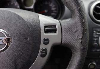 Подержанный автомобиль Nissan Qashqai 2008 года (16 фото)