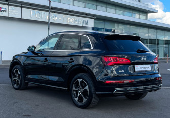 Подержанный автомобиль Audi Q5 2017 года (7 фото)