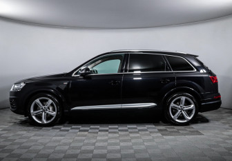 Подержанный автомобиль Audi Q7 2018 года (8 фото)