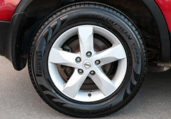 Подержанный автомобиль Nissan Qashqai 2013 года (20 фото)