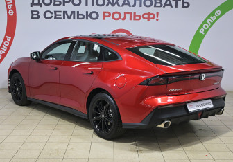 Подержанный автомобиль Changan UNI-V 2024 года (9 фото)