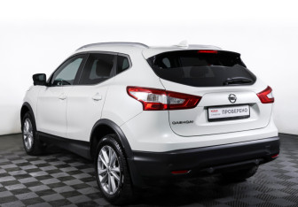 Подержанный автомобиль Nissan Qashqai 2018 года (7 фото)