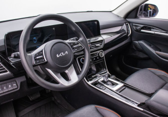 Подержанный автомобиль Kia Seltos 2024 года (9 фото)