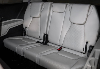 Подержанный автомобиль Kia Carnival 2021 года (16 фото)