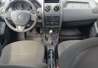Подержанный автомобиль Renault Duster 2018 года (10 фото)