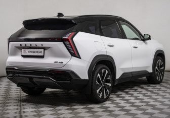 Подержанный автомобиль Geely Atlas 2023 года (5 фото)