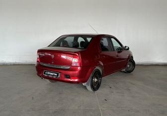 Подержанный автомобиль Renault Logan Sedan 2011 года (6 фото)