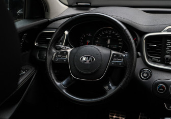 Подержанный автомобиль Kia Sorento 2018 года (13 фото)