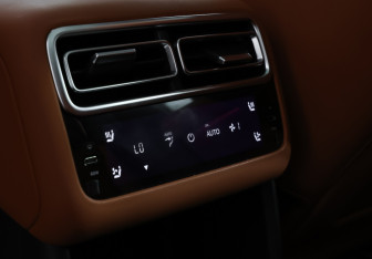 Подержанный автомобиль LiXiang L6 2024 года (13 фото)