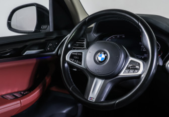 Подержанный автомобиль BMW X3 2022 года (13 фото)