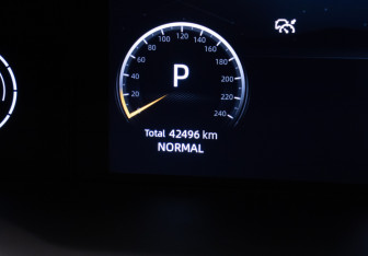 Подержанный автомобиль Changan UNI-V 2023 года (12 фото)