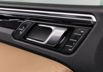 Подержанный автомобиль Porsche Macan 2019 года (17 фото)