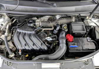 Подержанный автомобиль Renault Logan Sedan 2018 года (9 фото)