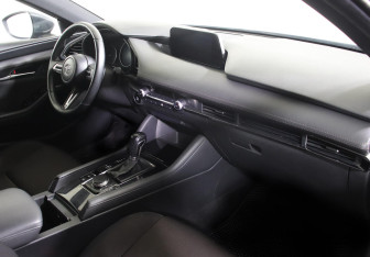 Подержанный автомобиль Mazda 3 Hatchback 2019 года (6 фото)