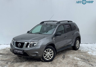Подержанный автомобиль Nissan Terrano 2014 года (1 фото)