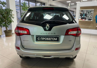 Подержанный автомобиль Renault Koleos 2012 года (6 фото)