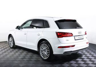 Подержанный автомобиль Audi Q5 2017 года (7 фото)