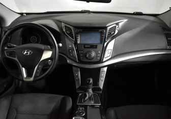 Подержанный автомобиль Hyundai i40 Sedan 2014 года (11 фото)