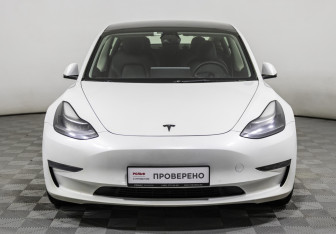 Подержанный автомобиль Tesla Model 3 2021 года (2 фото)