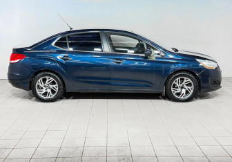 Подержанный автомобиль Citroen C4 Sedan 2015 года (4 фото)