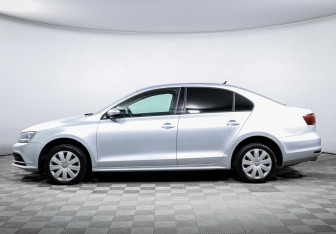 Подержанный автомобиль Volkswagen Jetta Sedan 2016 года (8 фото)