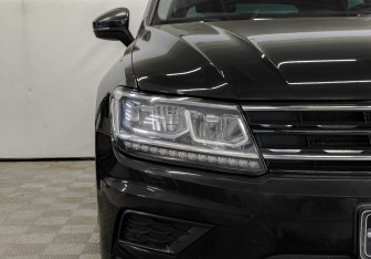 Подержанный автомобиль Volkswagen Tiguan 2017 года (17 фото)